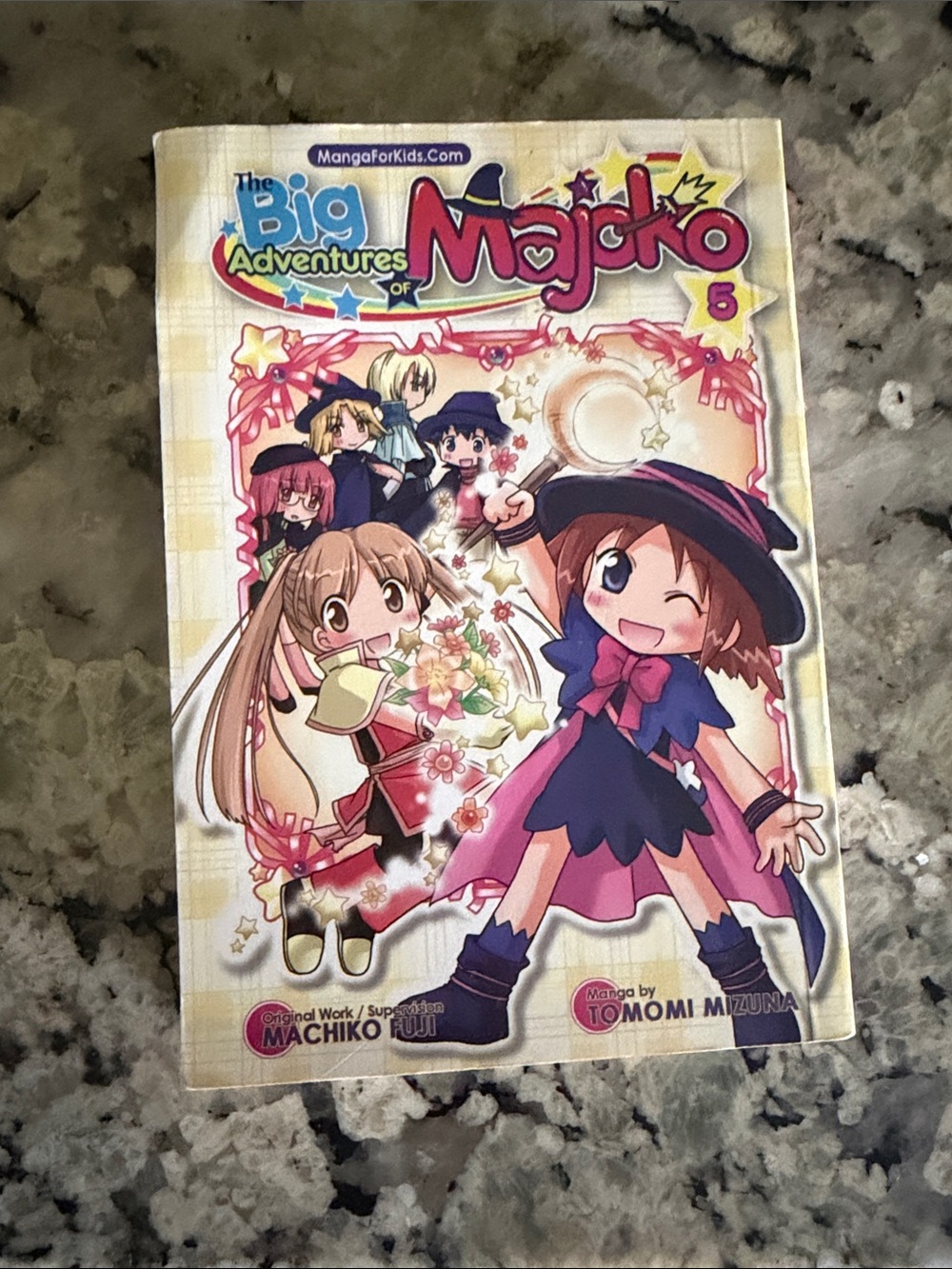 Magical Girl Manga Set — Majiko Volumes 1–5 (Colorful Covers) - Picture 6 of 10